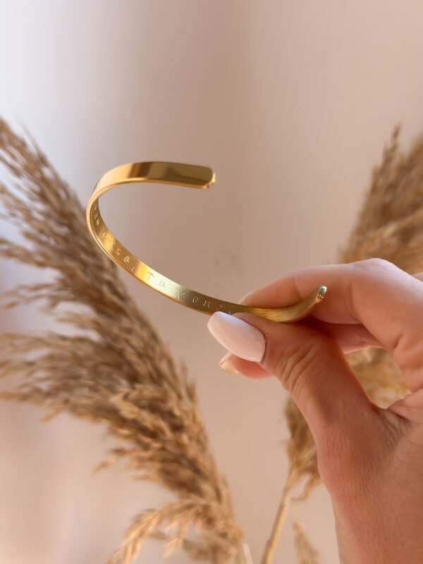 Pulsera Dorada - Grabada a mano 6mm Ideal para chico - Imagen 2