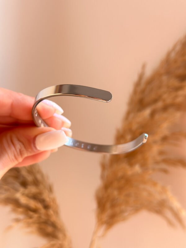 Pulsera Plateada - Grabada a mano 6mm Ideal para chico - Imagen 4