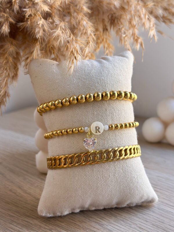 Pulsera Cuentitas doradas con Inicial de Nácar - Imagen 3