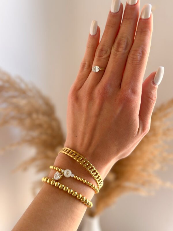 Pulsera Cuentitas doradas con Inicial de Nácar - Imagen 2