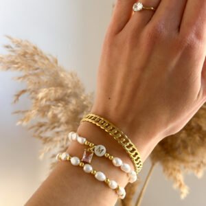 Pulsera Perlas Naturales con Inicial de Nácar