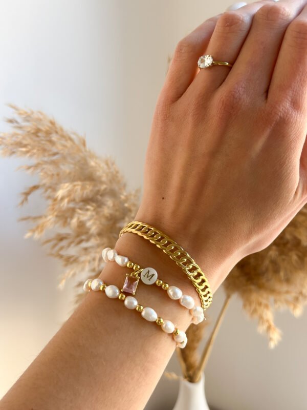 Pulsera Perlas Naturales con Inicial de Nácar - Imagen 2