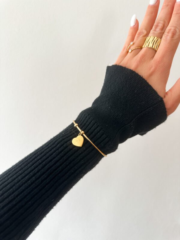 Pulsera con corazón grabado a mano - Imagen 3