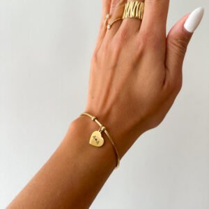 Pulsera con corazón grabado a láser