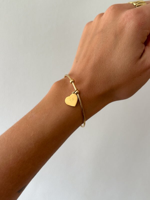 Pulsera con corazón grabado a mano - Imagen 4