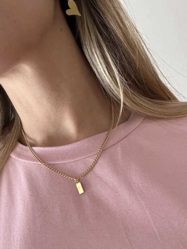Collar Unisex con mini plaquitas grabadas a mano - Imagen 5