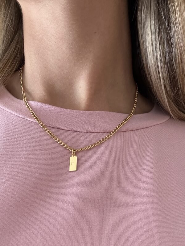Collar Unisex con mini plaquitas grabadas a mano - Imagen 3