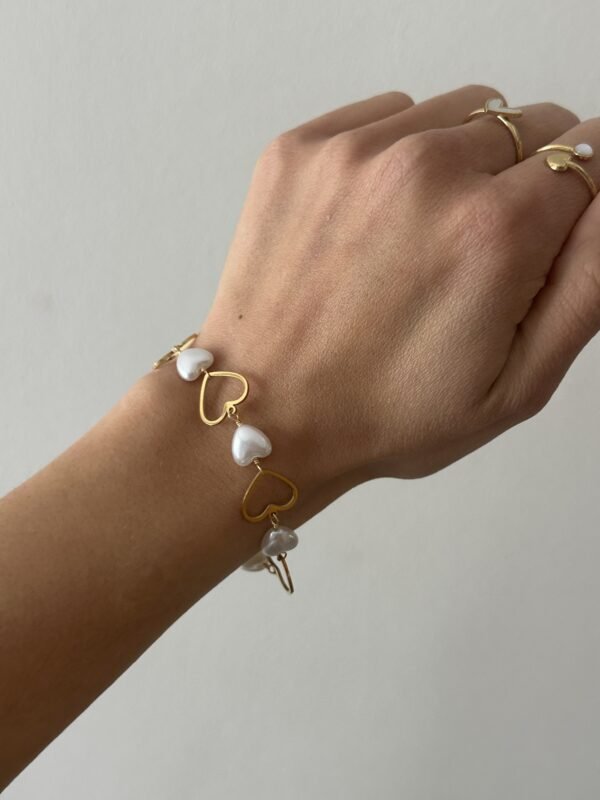 Pulsera corazones perlados y dorados - Imagen 5