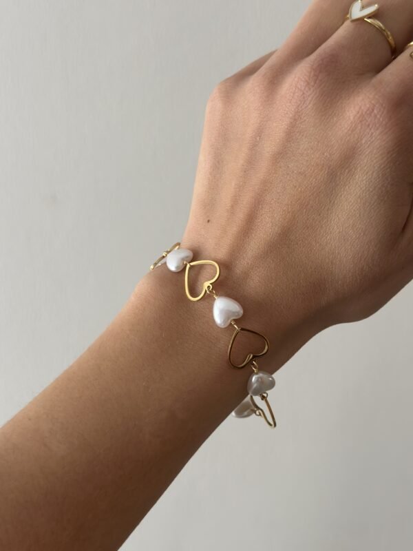 Pulsera corazones perlados y dorados - Imagen 6