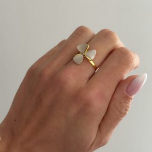 Anillo Flor nacarada