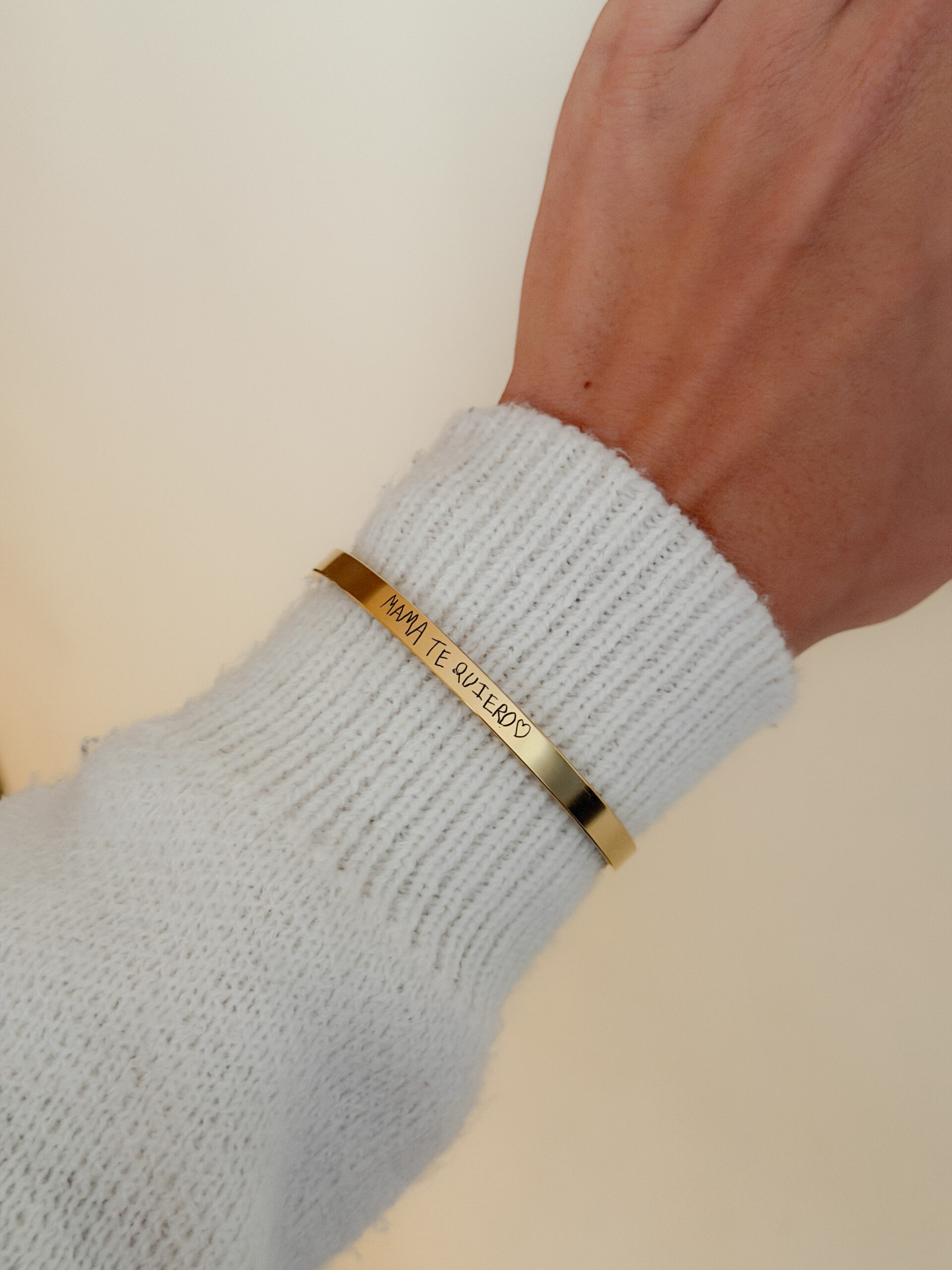 Pulsera rigida personalizada Dorada - Mujer - Imagen 4