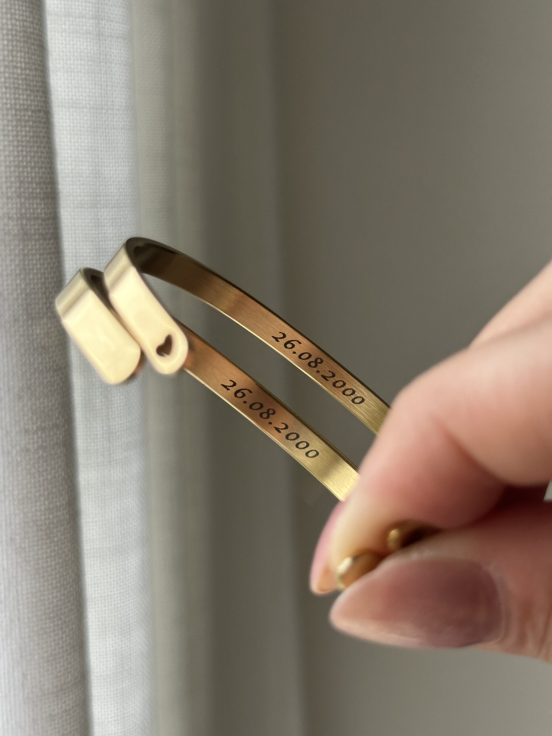 Pulsera rigida personalizada Dorada - Mujer - Imagen 6