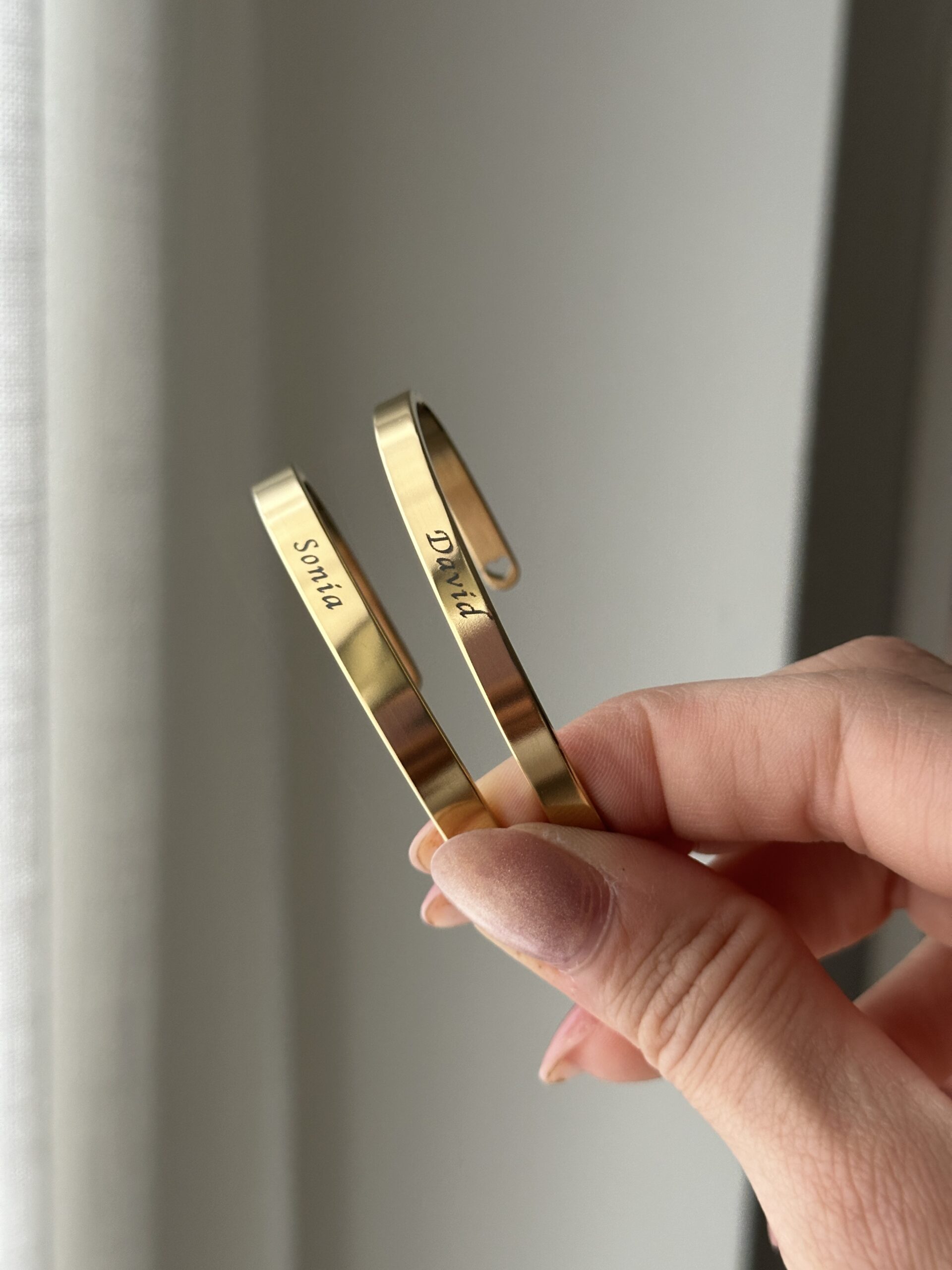 Pulsera rigida personalizada Dorada - Mujer - Imagen 5