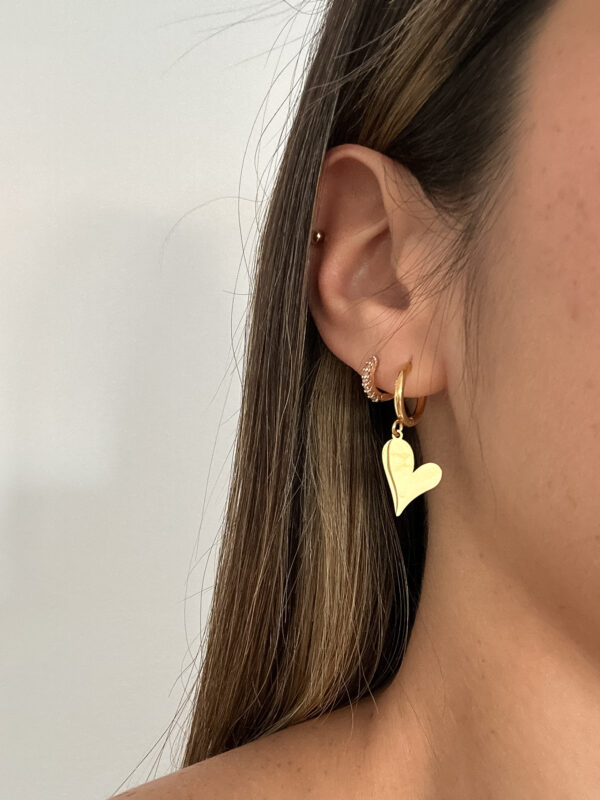 Pendientes Corazones planos Dorados - Imagen 2