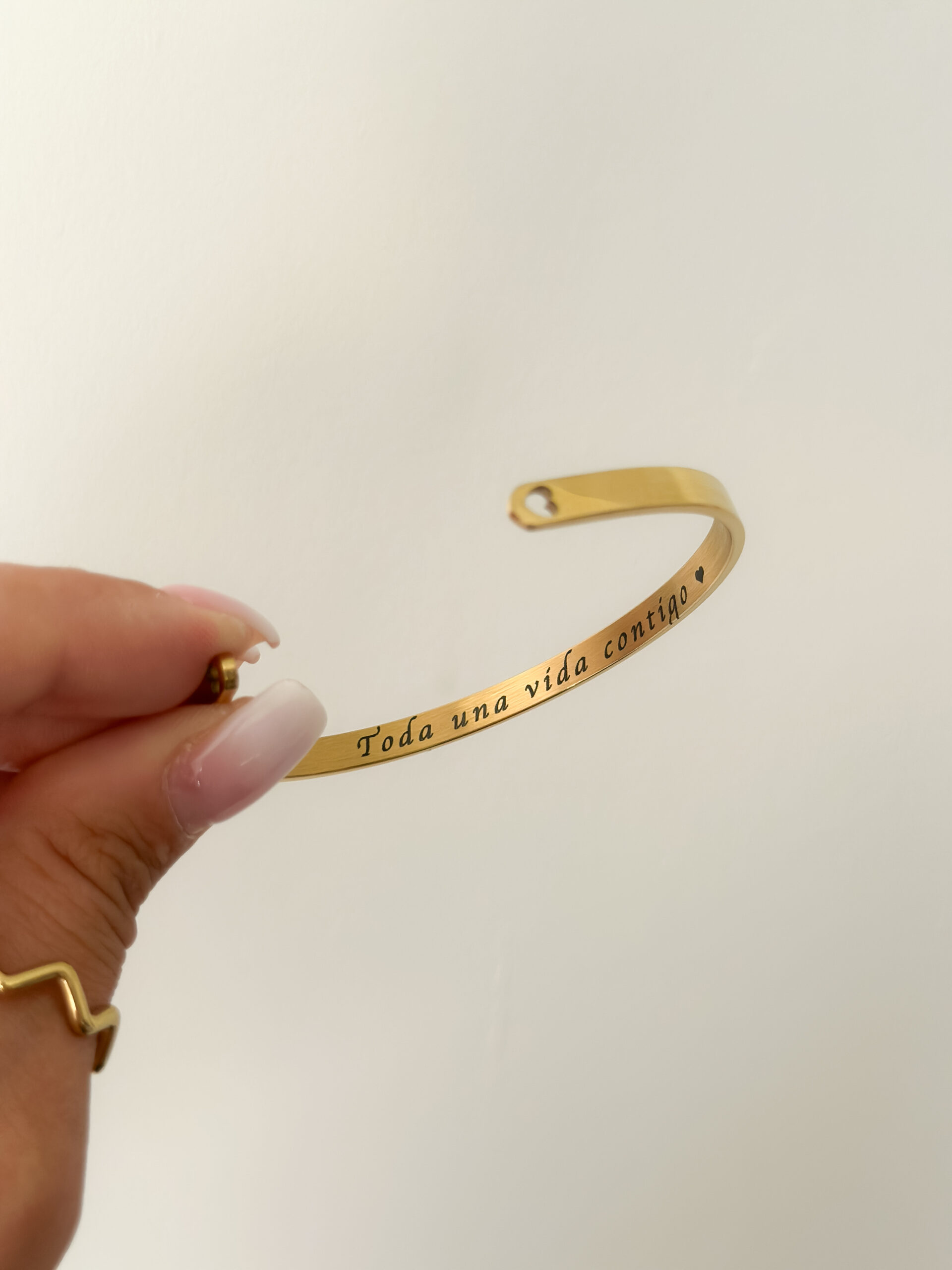 Pulsera rigida personalizada Dorada - Mujer - Imagen 6