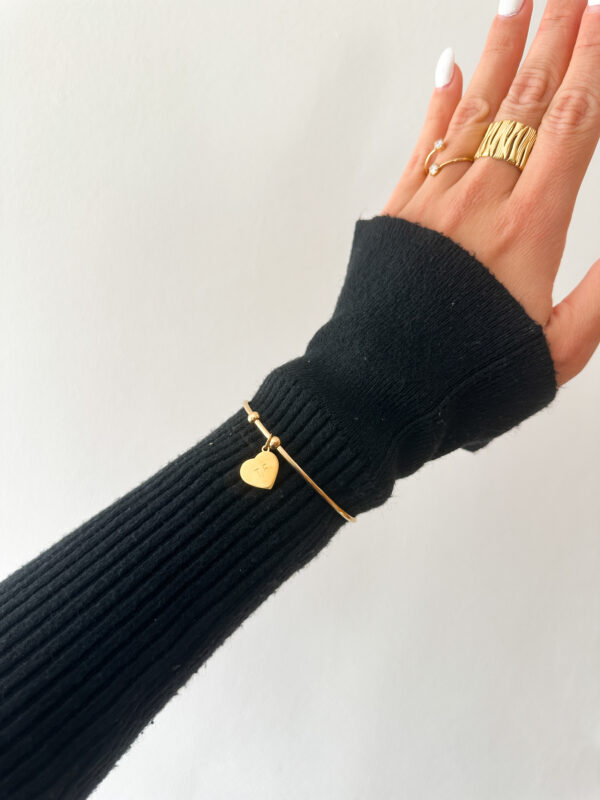 Pulsera con corazón grabado a mano - Imagen 3
