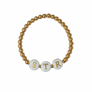 Pulsera de cuentitas con iniciales de nácar