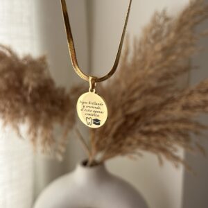 Collar redondo con texto a láser