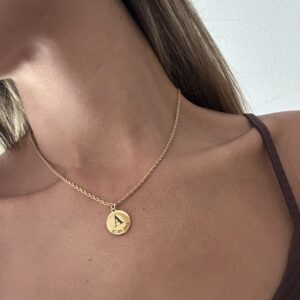 Collar Inicial + Fecha