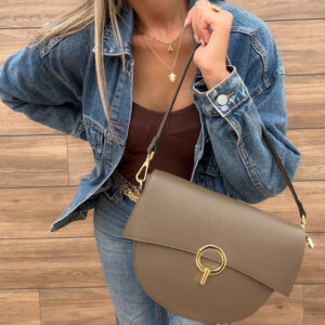 Bolso elegante de piel