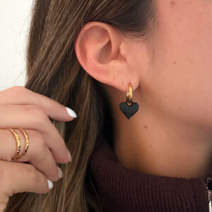 Pendientes corazones negros