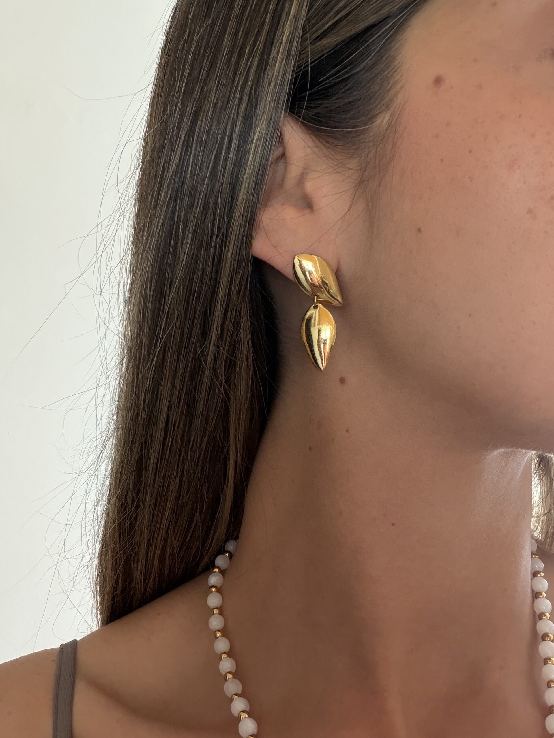 Pendientes Pétalos Dorados - Imagen 2