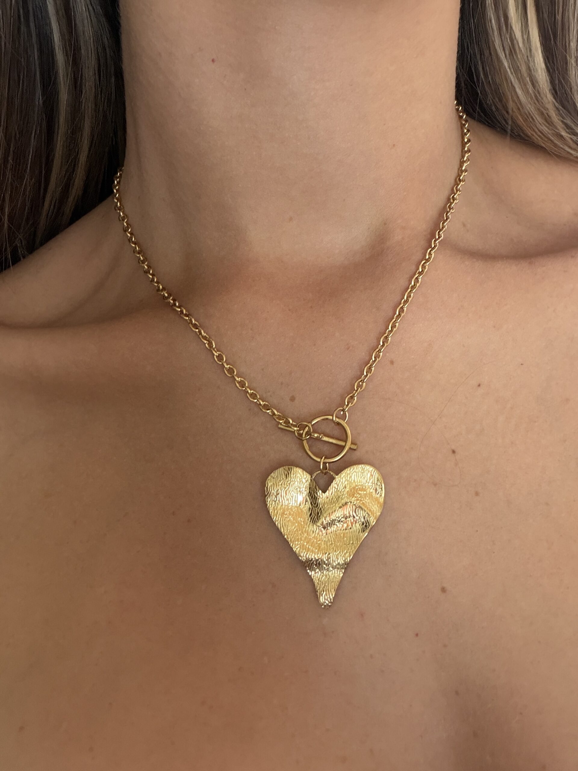 Collar corazón dorado acero inoxidable - Imagen 2