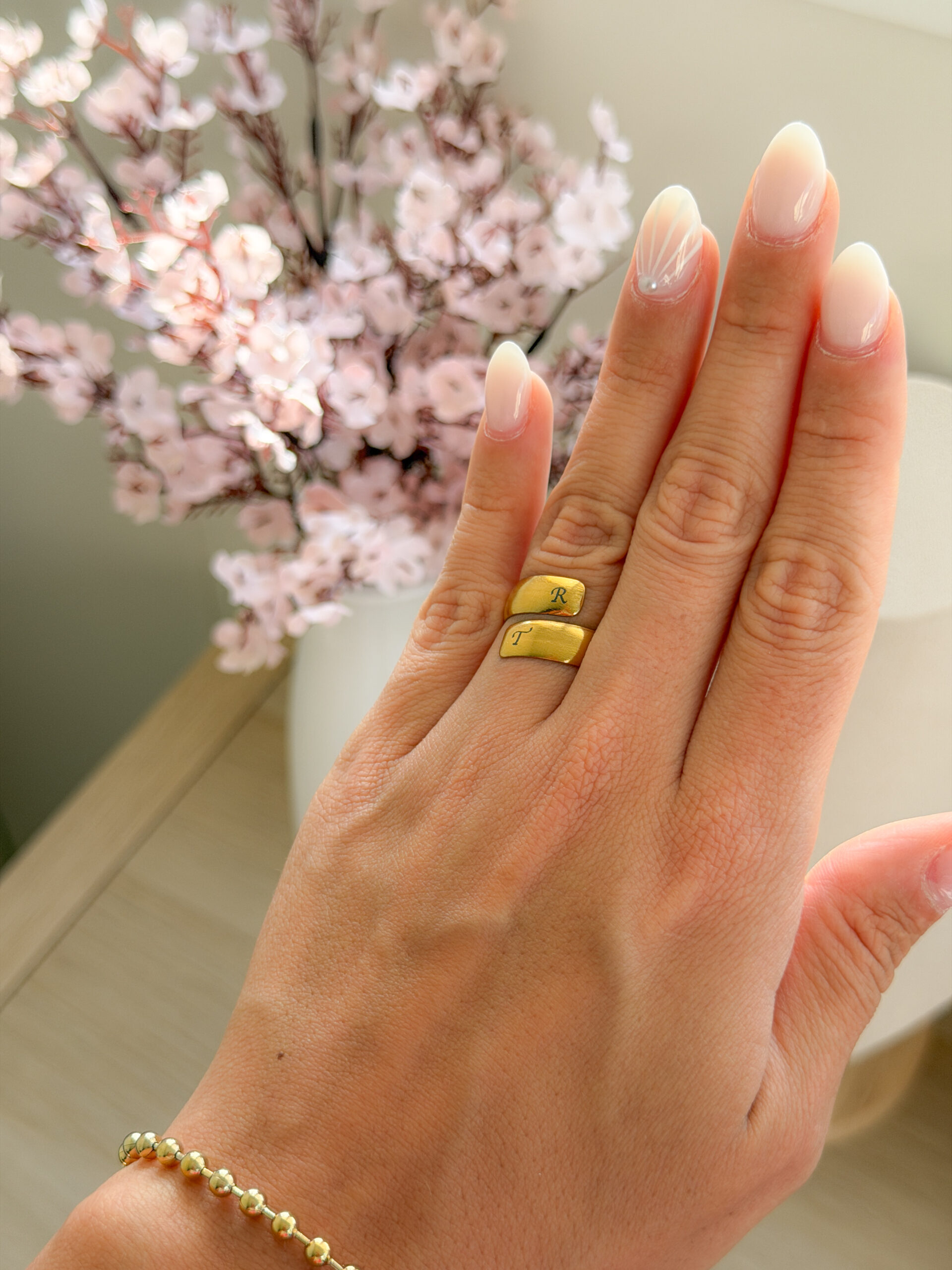 Anillo cruzado personalizado con iniciales - Imagen 4