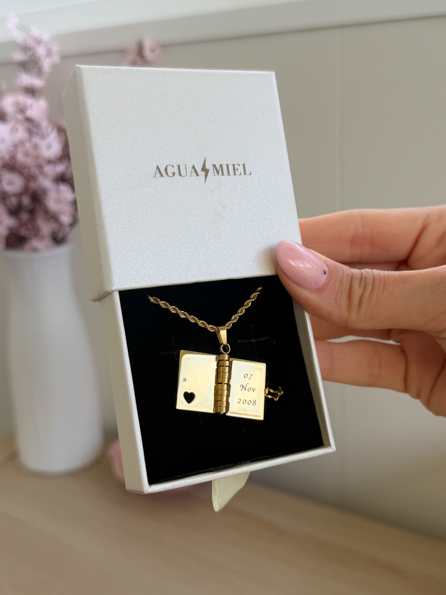 Collar libro personalizado - Imagen 2